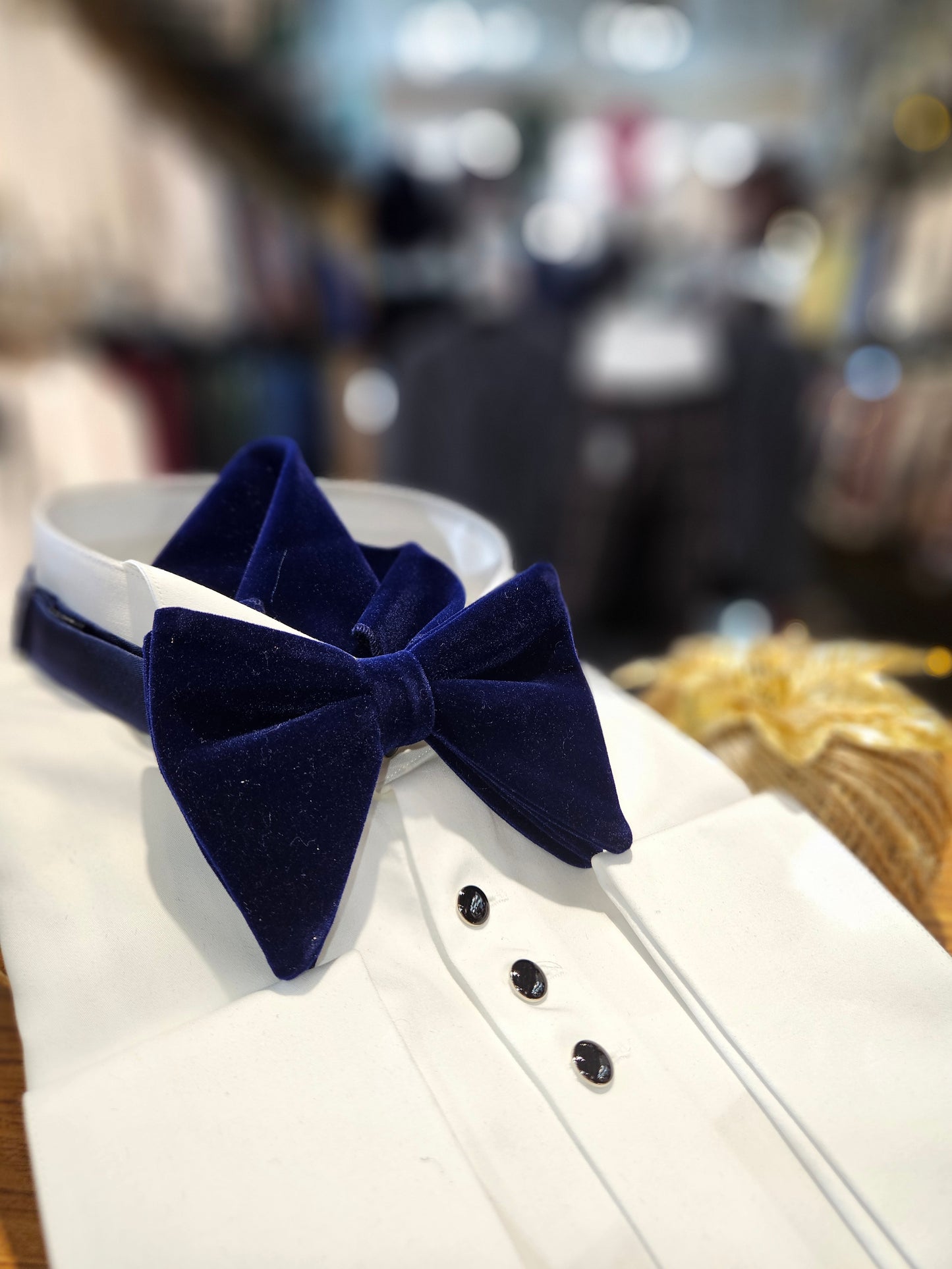 Men's Long and luxurious Velvet Bowtie and handkerchief