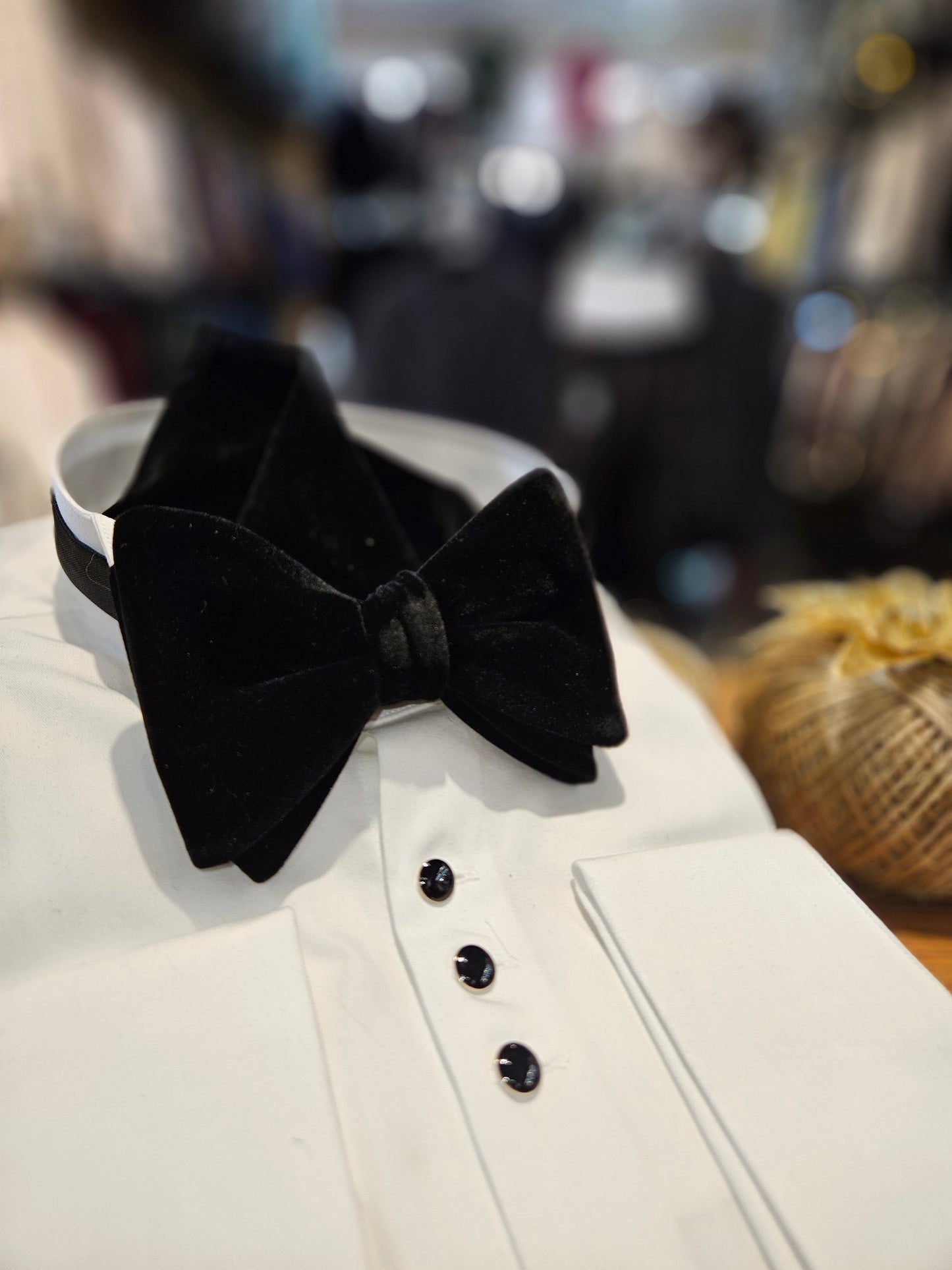 Men's Long and luxurious Velvet Bowtie and handkerchief
