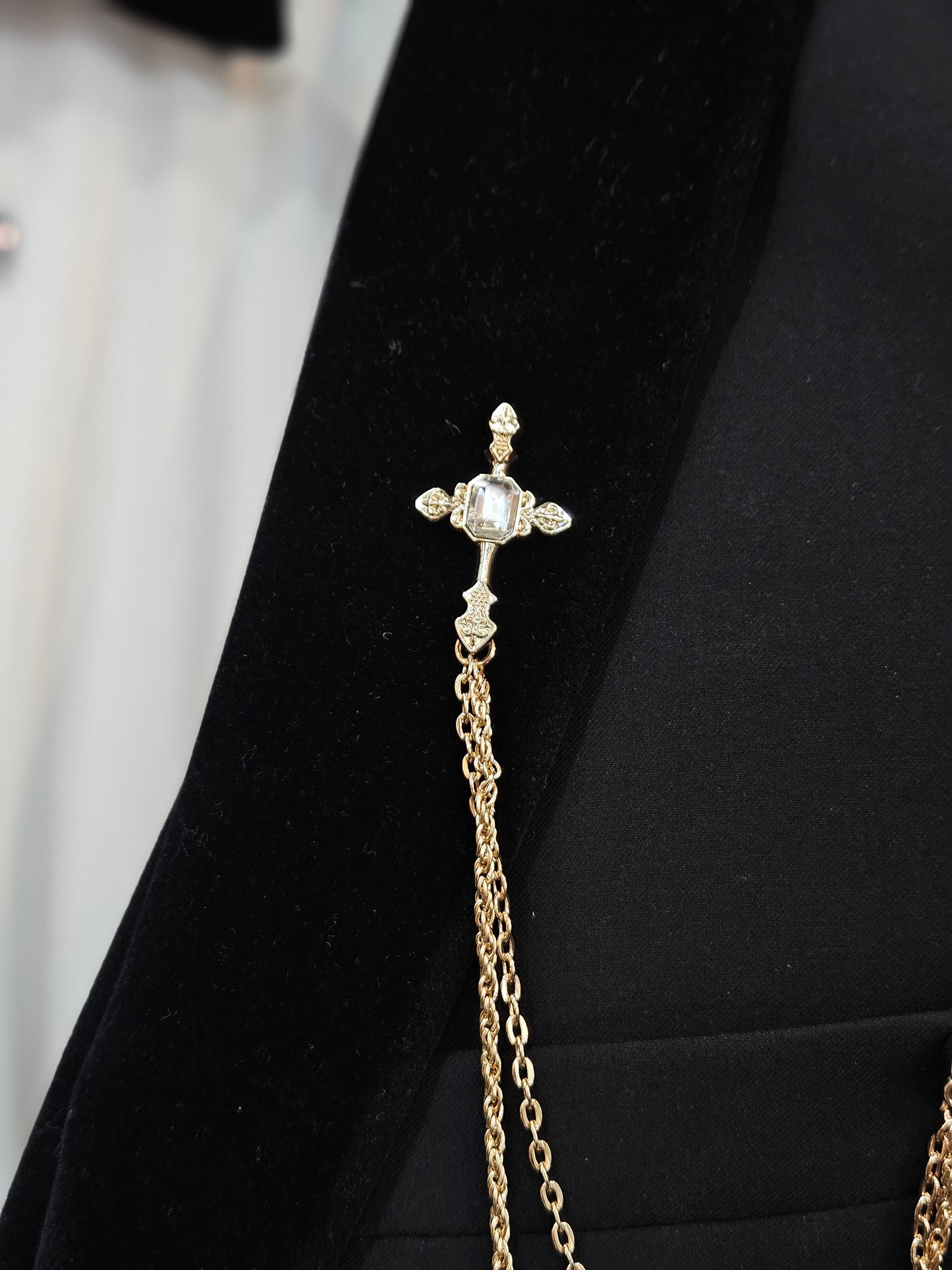 Chain Lapel and Gem Brooch Pin Set (Gold chain and clear stone )