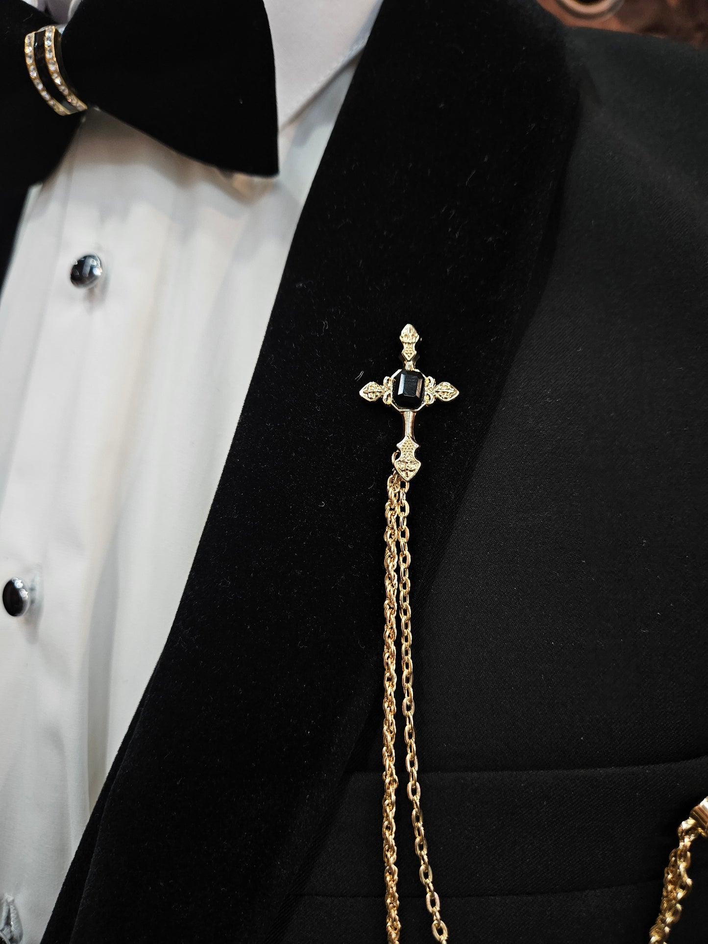 Chain Lapel and Gem Brooch Pin Set (Gold chain and Black stone )
