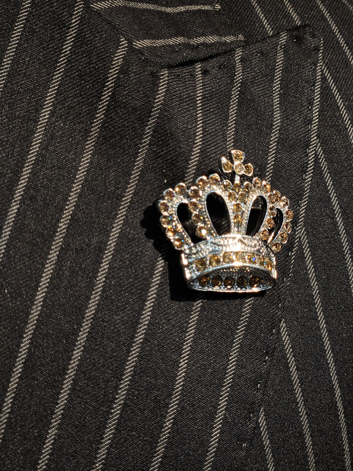 Men's Brooch King Crown Silver and Tan stone Pin lapel