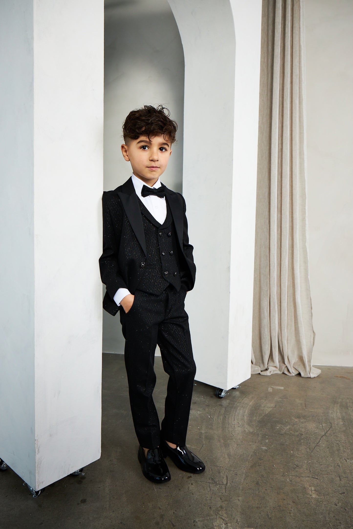 Boy's 5-Pieces Black Glitter Bomb Tuxedo Set