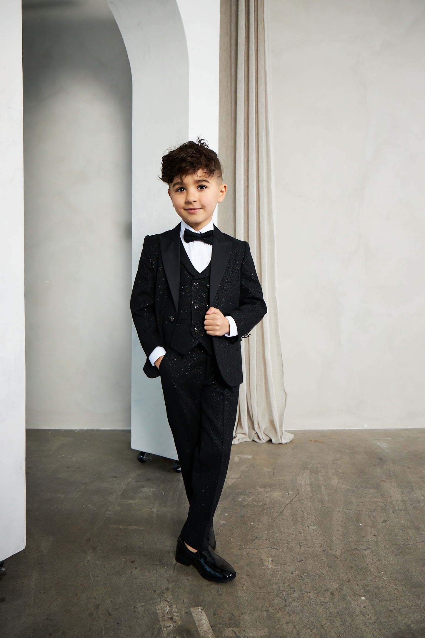 Boy's 5-Pieces Black Glitter Bomb Tuxedo Set