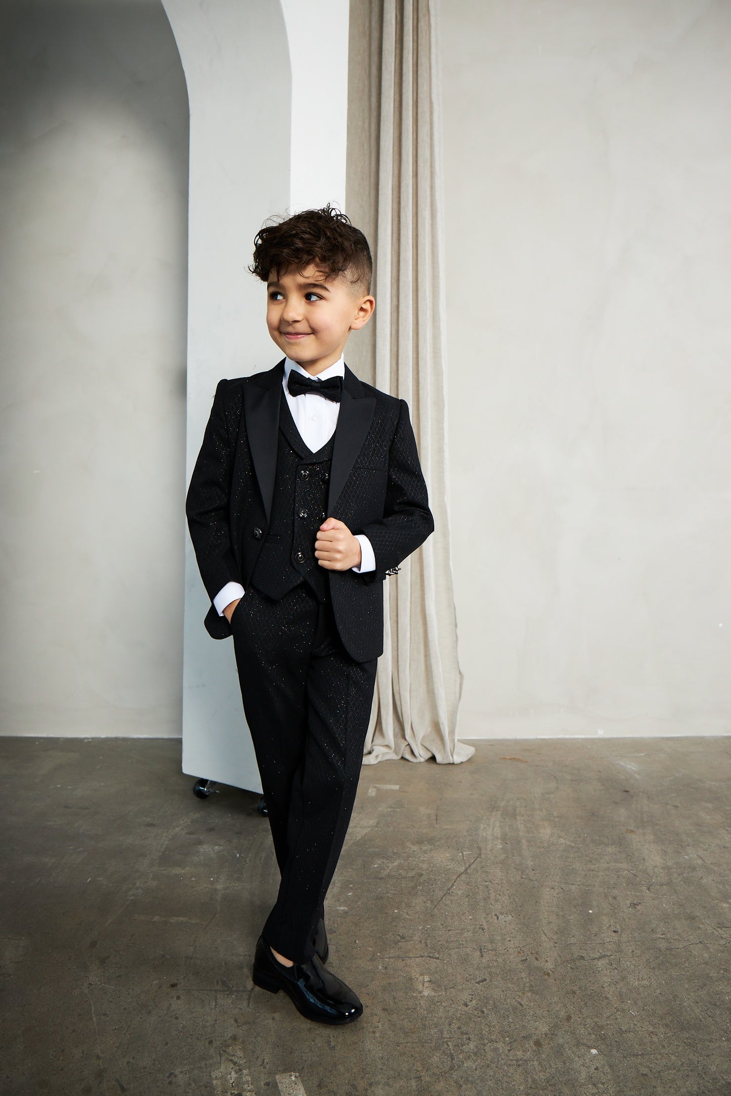 Boy's 5-Pieces Black Glitter Bomb Tuxedo Set