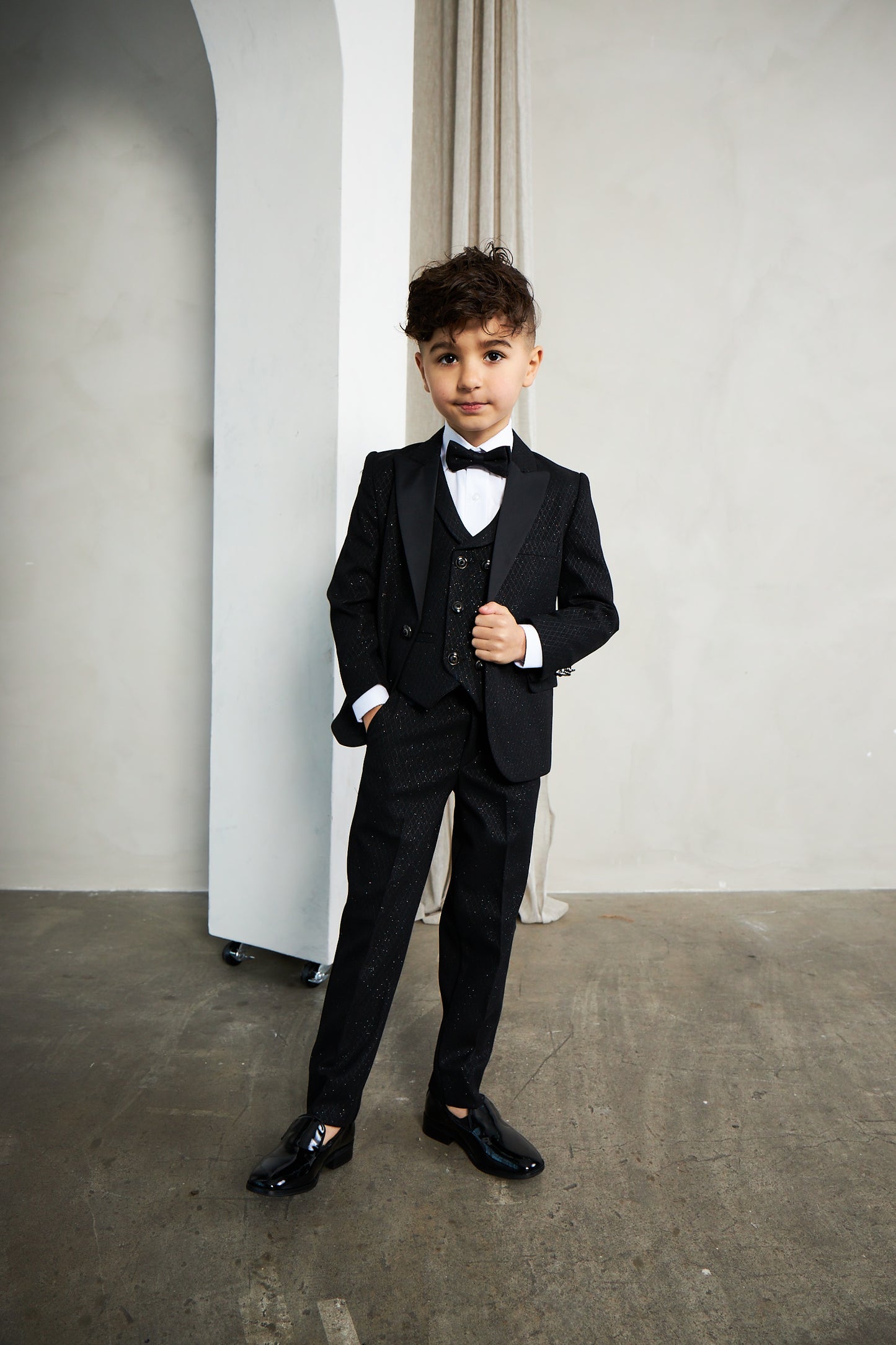 Boy's 5-Pieces Black Glitter Bomb Tuxedo Set