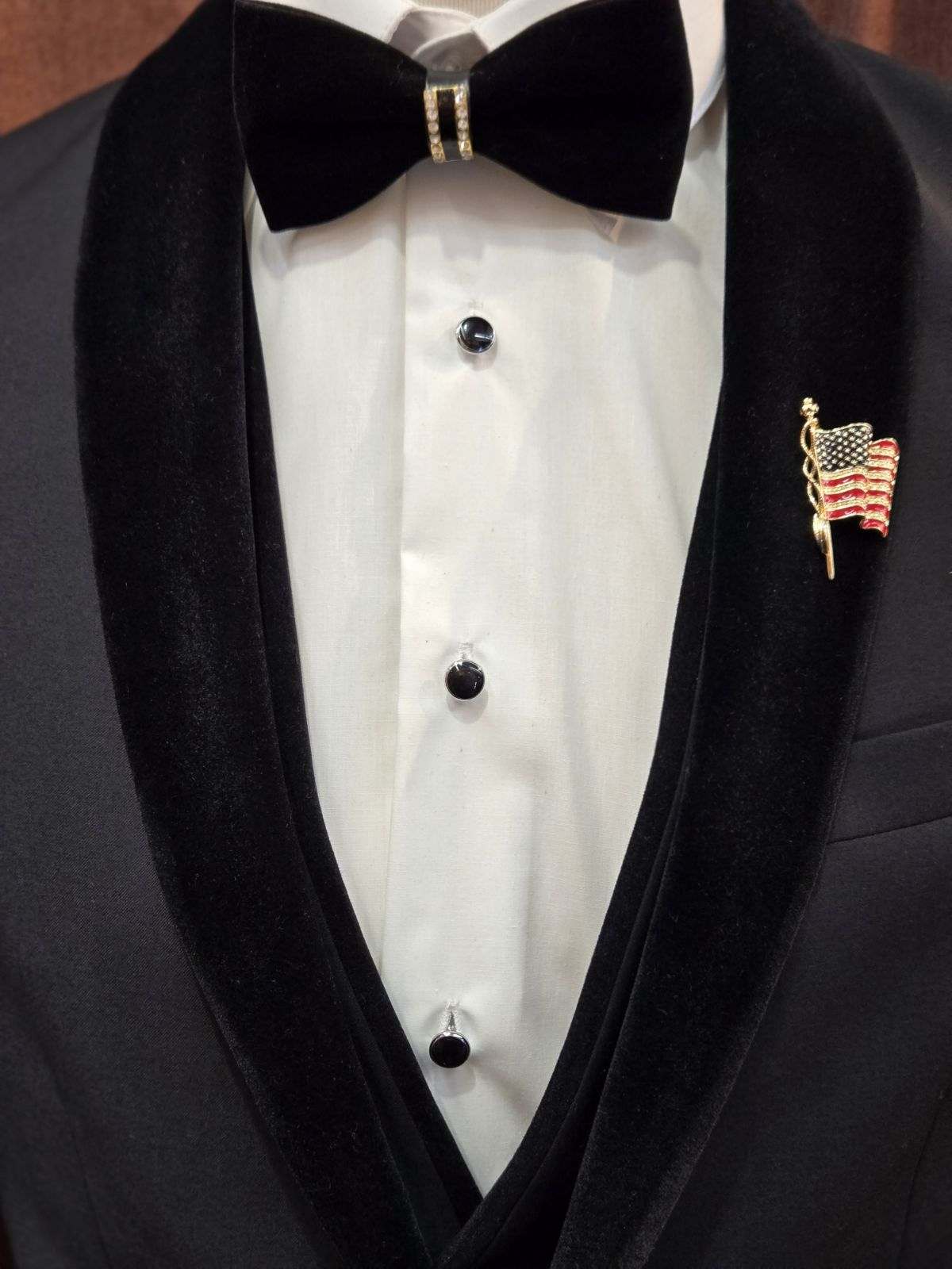 Elegant Luxe Brooch Pin Patriotic American Flag