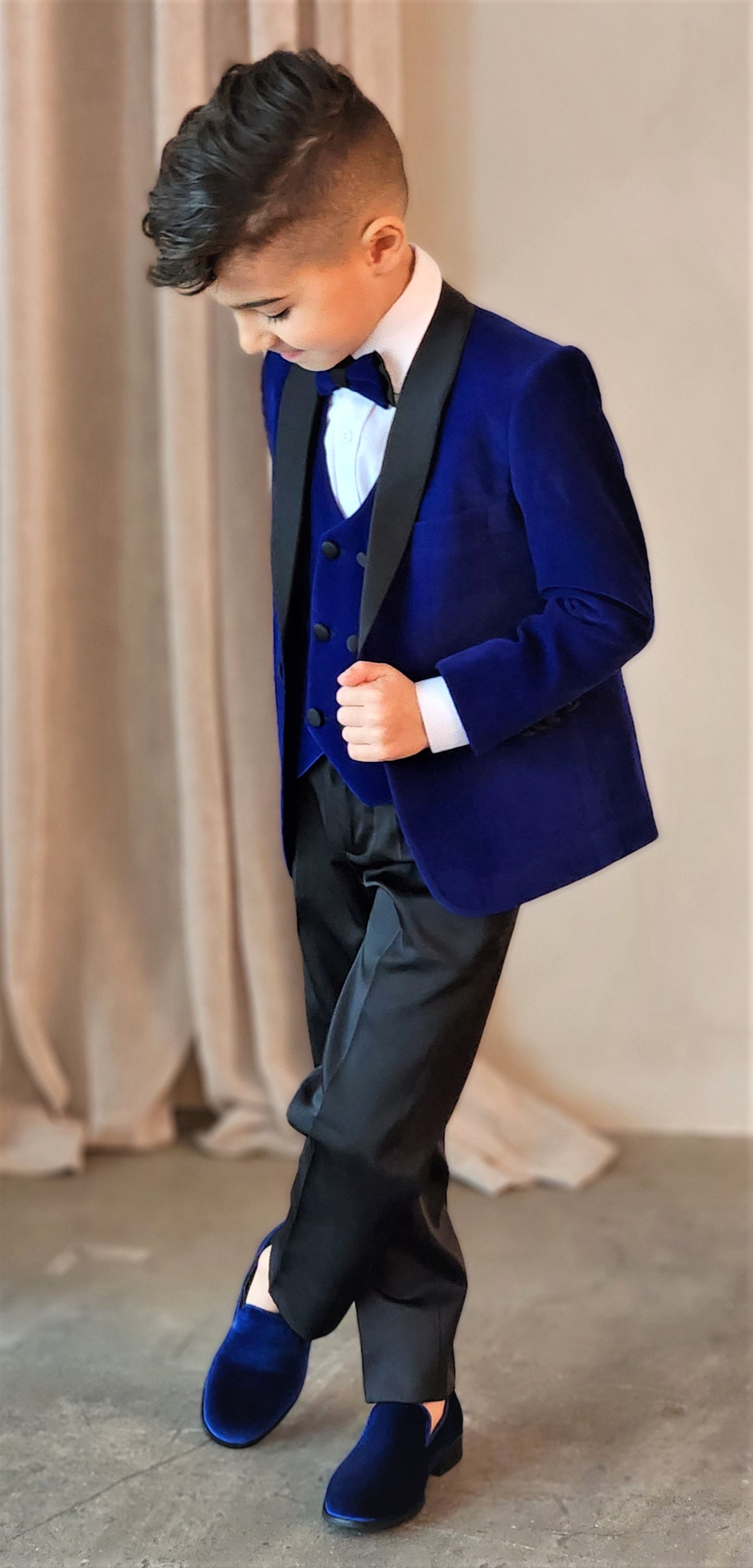 Boy's 5-Pieces Royal Blue Velvet Tuxedo Set